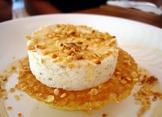 Mousse de turrón y guirlache, la sorpresa de Nochebuena